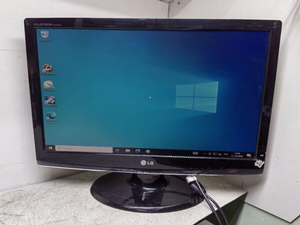Монітор Б-клас LG Flatron W2453SQ-PF / 24" (1920x1080) TN / 1x VGA / Кабелі в комплекті - Зображення 2