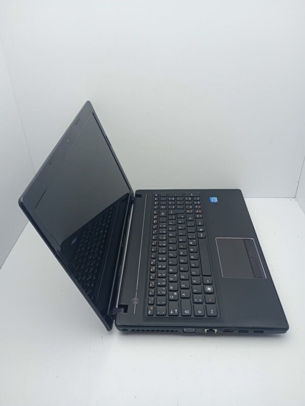 Ноутбук Lenovo G580 / 15.6" (1366x768) TN / Intel Core i3-3110M (2 (4) ядра по 2.4 GHz) / 8 GB DDR3 / 320 GB HDD / Intel HD Graphics 4000 / WebCam - Зображення 5