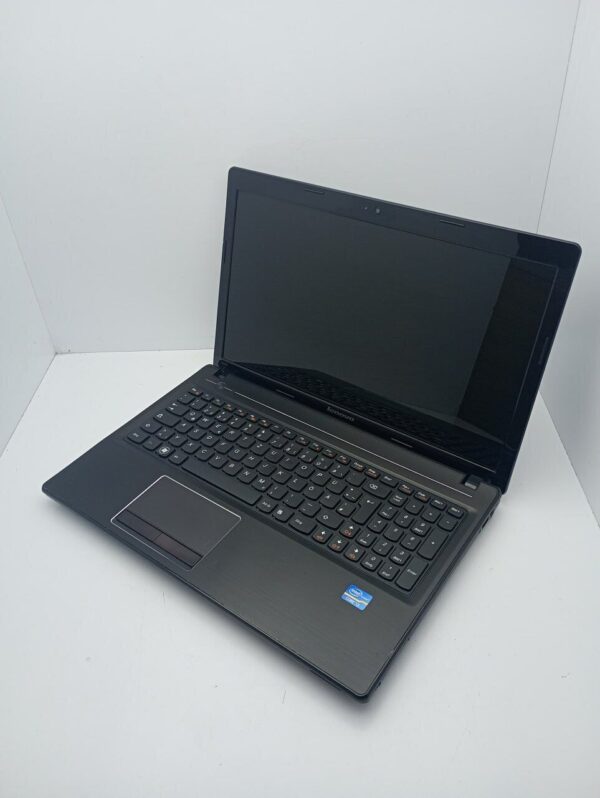 Ноутбук Lenovo G580 / 15.6" (1366x768) TN / Intel Core i3-3110M (2 (4) ядра по 2.4 GHz) / 8 GB DDR3 / 320 GB HDD / Intel HD Graphics 4000 / WebCam - Зображення 4