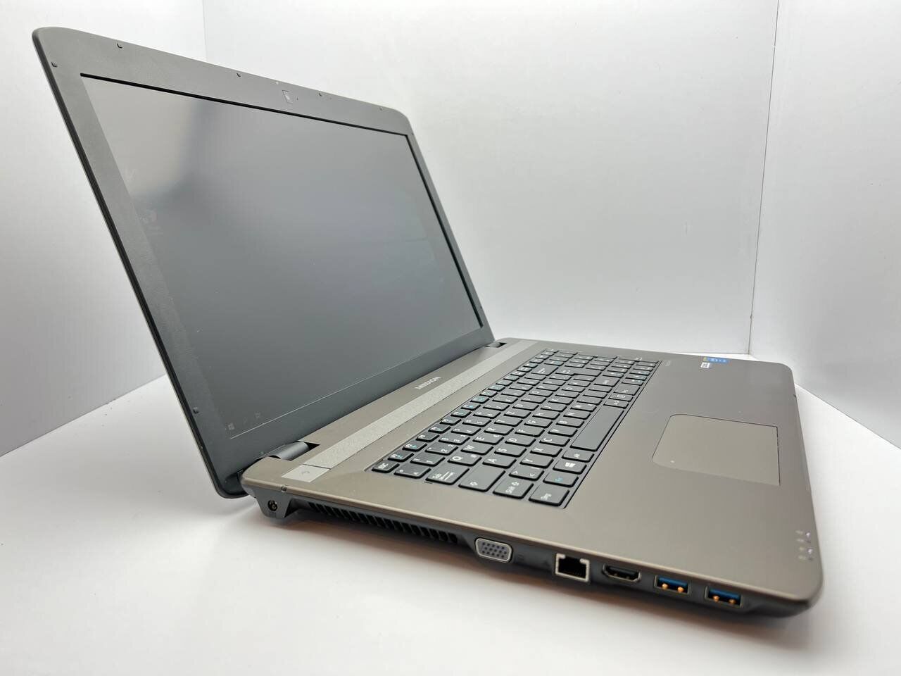 Ноутбук Medion Akoya E7227 / 17.3" (1600x900) TN / Intel Core i3-4100M (2 (4) ядра по 2.5 GHz) / 8 GB DDR3 / 500 GB HDD / Intel HD Graphics 4600 / WebCam / HDMI - Зображення 3