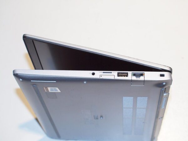 Ультрабук Б-клас Dell Latitude 5310 / 13.3" (1920x1080) IPS Touch / Intel Core i5-10310U (4 (8) ядра по 1.7 - 4.4 GHz) / 16 GB DDR4 / 256 GB SSD / Intel UHD Graphics / WebCam / Win 11 Pro - Зображення 7