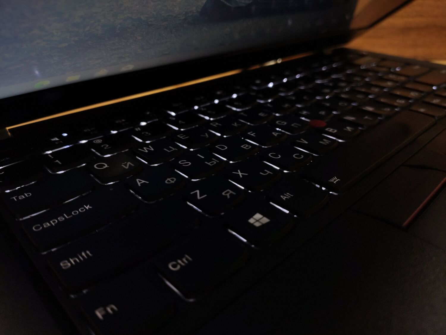 Ультрабук Б-клас Lenovo ThinkPad L480 / 14" (1920x1080) TN / Intel Core i5-8350U (4 (8) ядра по 1.7 - 3.6 GHz) / 16 GB DDR4 / 480 GB SSD / Intel UHD Graphics 620 / WebCam - Зображення 6