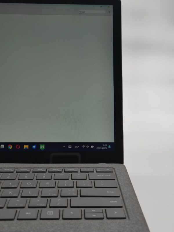 Ультрабук Б-клас Microsoft Surface Laptop 2 1769 / 13.5" (2256x1504) IPS NoTouch / Intel Core i7-8650U (4 (8) ядра по 1.9 - 4.2 GHz) / 16 GB DDR3 / 480 GB SSD / Intel UHD Graphics 620 / WebCam - Зображення 11