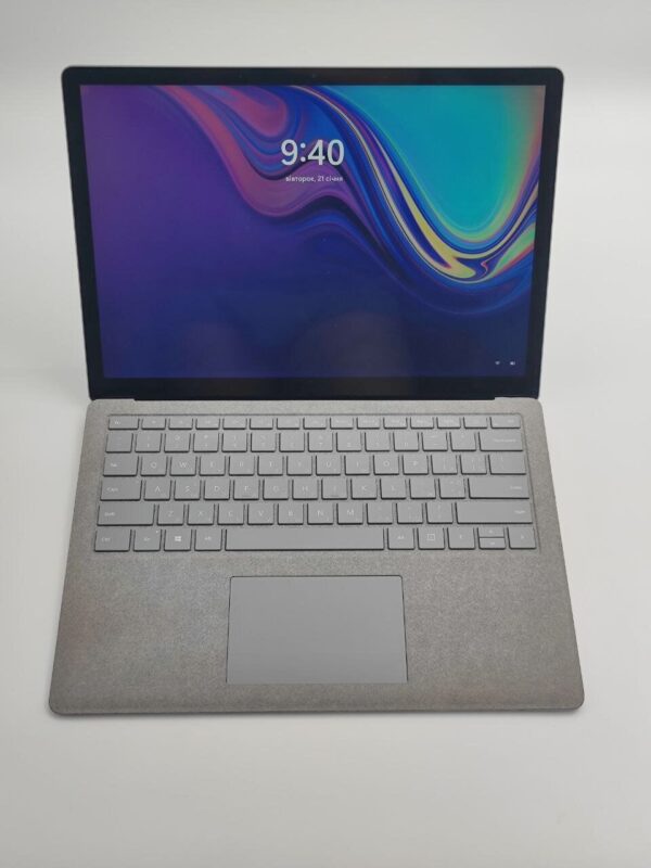 Ультрабук Б-клас Microsoft Surface Laptop 2 1769 / 13.5" (2256x1504) IPS NoTouch / Intel Core i7-8650U (4 (8) ядра по 1.9 - 4.2 GHz) / 16 GB DDR3 / 480 GB SSD / Intel UHD Graphics 620 / WebCam - Зображення 2