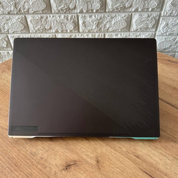 Ігровий ноутбук Asus ROG Zephyrus G15 GA503QR / 15.6" (2560x1440) IPS / AMD Ryzen 9 5900HS (8 (16) ядер по 3.0 - 4.6 GHz) / 16 GB DDR4 / 1000 GB SSD / nVidia GeForce RTX 3070, 8 GB GDDR6, 256-bit - Зображення 3