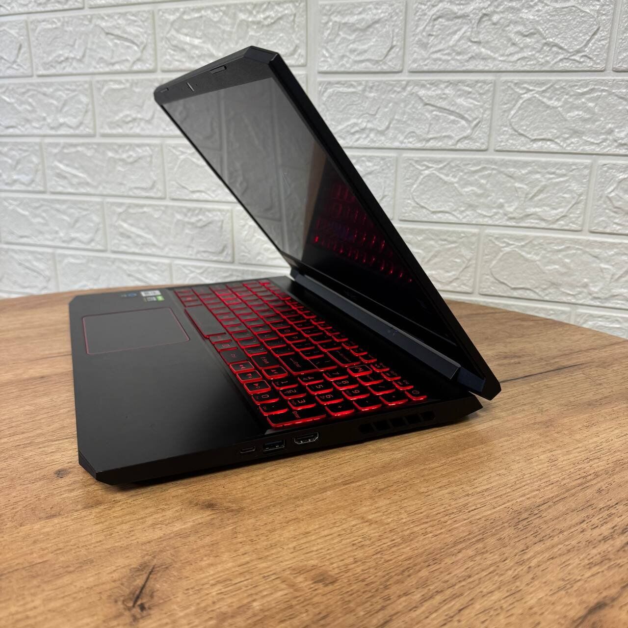 Ігровий ноутбук Б-клас Acer Nitro 5 AN515-55 / 15.6" (1920x1080) IPS / Intel Core i5-10300H (4 (8) ядра по 2.5 - 4.5 GHz) / 16 GB DDR4 / 256 GB SSD / nVidia GeForce RTX 3050, 4 GB GDDR6, 128-bit / WebCam - Зображення 5
