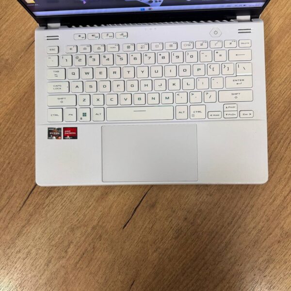 Ігровий ноутбук Б-клас Asus ROG Zephyrus G14 GA402RJ / 14" (2560x1600) IPS / AMD Ryzen 9 6900HS (8 (16) ядер по 3.3 - 4.9 GHz) / 16 GB DDR5 / 1000 GB SSD / AMD Radeon RX 6700S, 8 GB GDDR6, 128-bit / WebCam - Зображення 7