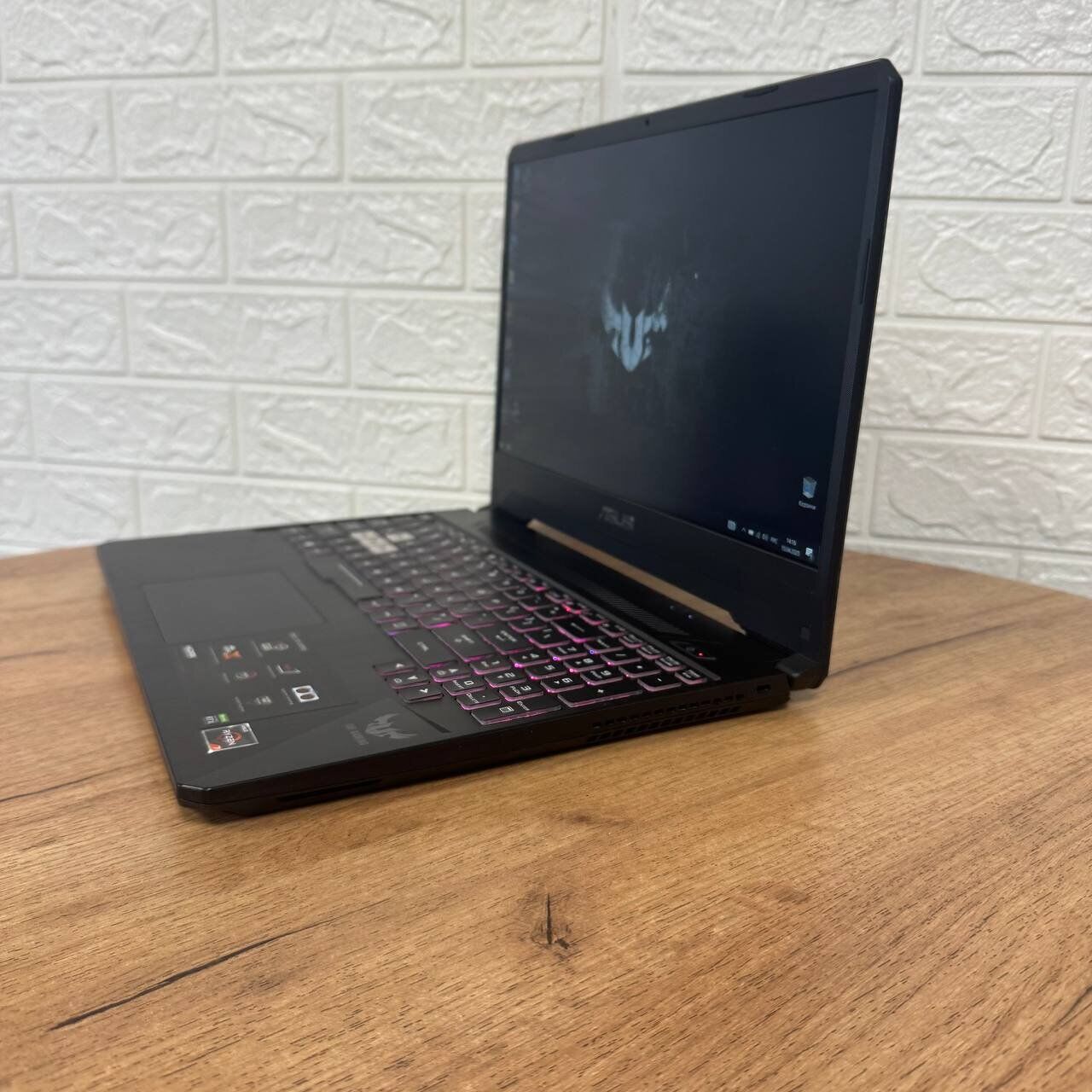 Ігровий ноутбук Б-клас Asus TUF Gaming FX505DV / 15.6" (1920x1080) IPS / AMD Ryzen 7 3750H (4 (8) ядра по 2.3 - 4.0 GHz) / 16 GB DDR4 / 512 GB SSD / nVidia GeForce RTX 2060, 6 GB GDDR6, 192-bit / WebCam - Зображення 5