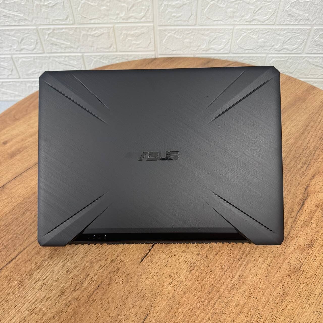 Ігровий ноутбук Б-клас Asus TUF Gaming FX505DV / 15.6" (1920x1080) IPS / AMD Ryzen 7 3750H (4 (8) ядра по 2.3 - 4.0 GHz) / 16 GB DDR4 / 512 GB SSD / nVidia GeForce RTX 2060, 6 GB GDDR6, 192-bit / WebCam - Зображення 3