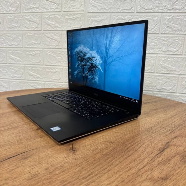 Ігровий ноутбук Б-клас Dell XPS 15 9560 / 15.6" (1920x1080) IPS / Intel Core i5-7300HQ (4 ядра по 2.5 - 3.5 GHz) / 8 GB DDR4 / 256 GB SSD / nVidia GeForce GTX 1050, 4 GB GDDR5, 128-bit / WebCam - Зображення 5