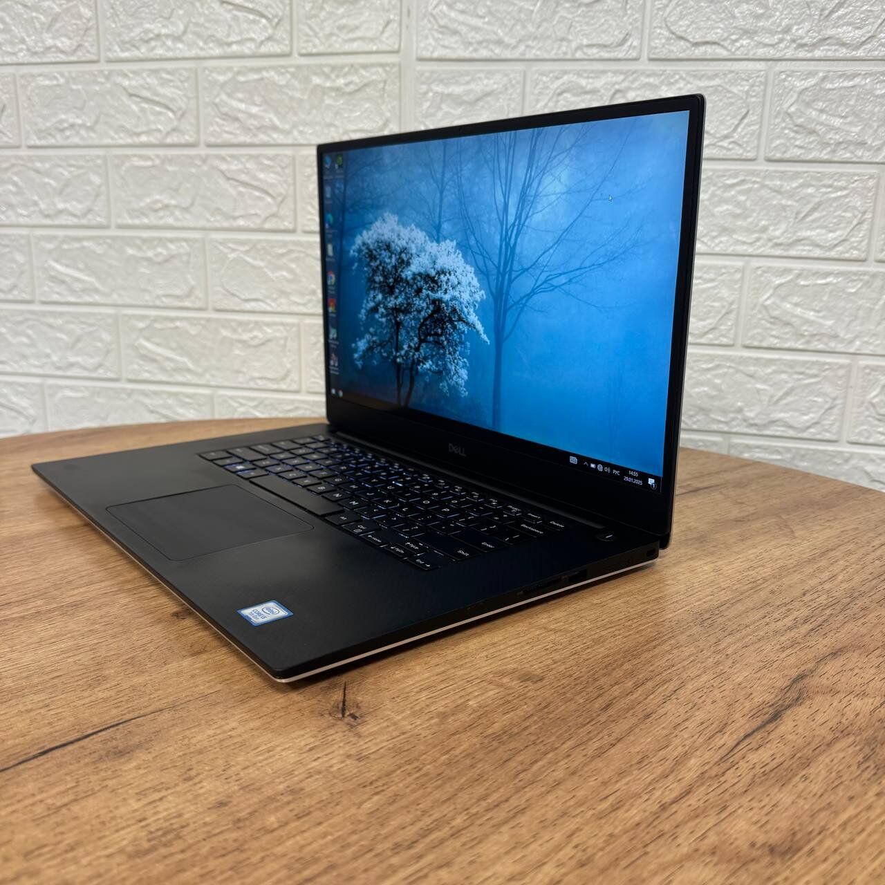 Ігровий ноутбук Б-клас Dell XPS 15 9560 / 15.6" (1920x1080) IPS / Intel Core i5-7300HQ (4 ядра по 2.5 - 3.5 GHz) / 8 GB DDR4 / 256 GB SSD / nVidia GeForce GTX 1050, 4 GB GDDR5, 128-bit / WebCam - Зображення 5