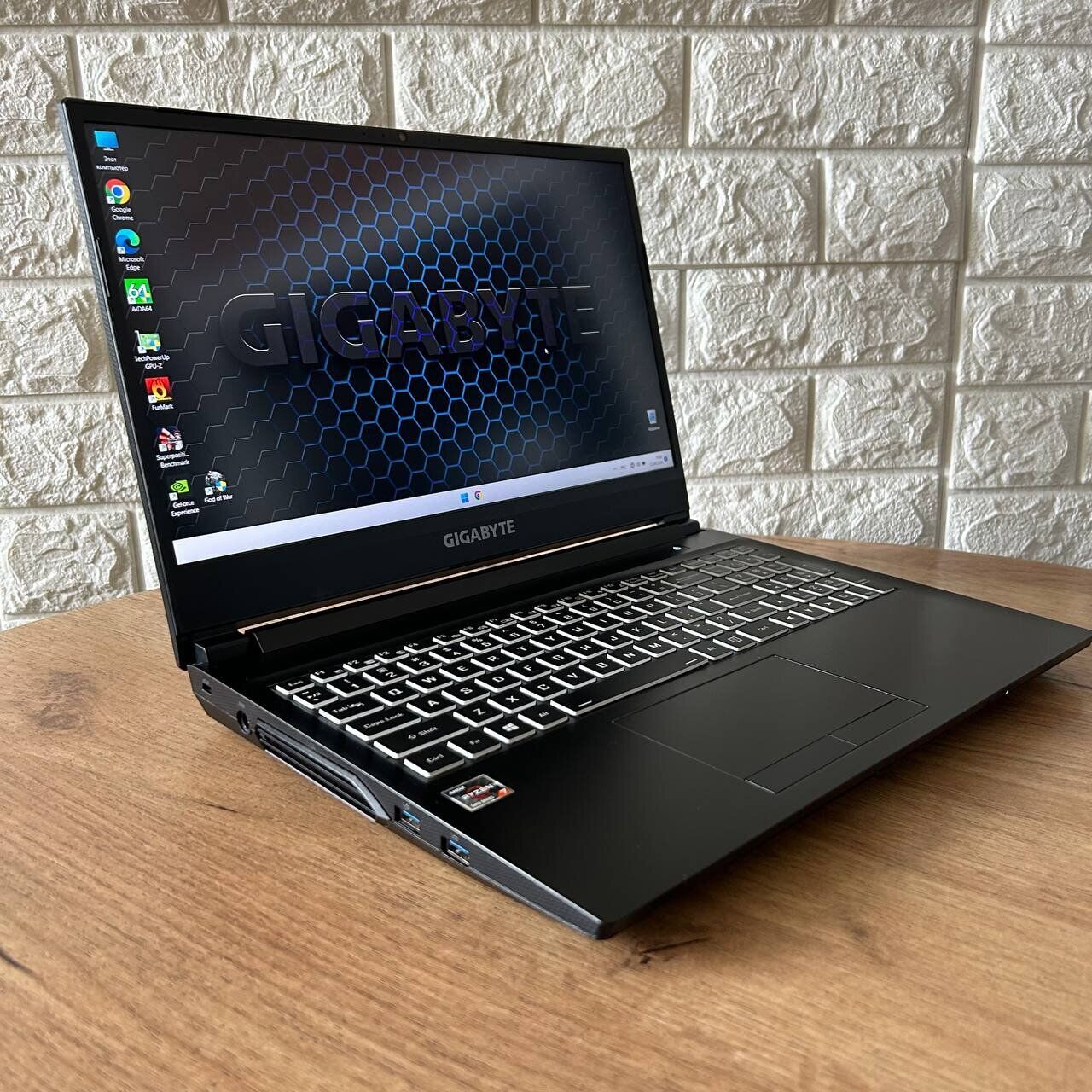 Ігровий ноутбук Б-клас Gigabyte A5 K1 / 15.6" (1920x1080) IPS / AMD Ryzen 7 5800H (8 (16) ядер 3.2 - 4.4 GHz) / 16 GB DDR4 / 1000 GB SSD / nVidia GeForce RTX 3060, 6 GB GDDR6, 192-bit / WebCam - Зображення 4