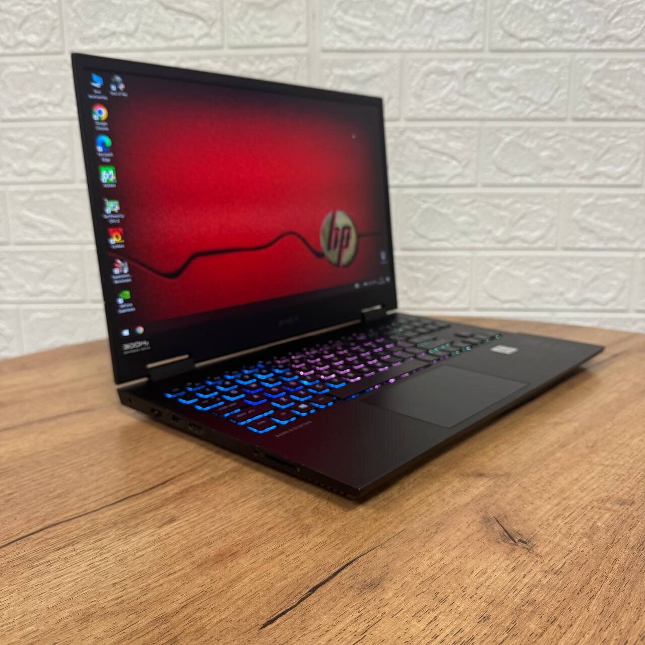 Ігровий ноутбук Б-клас HP Omen 15-ek0013dx / 15.6" (1920x1080) IPS / Intel Core i7-10750H (6 (12) ядер по 2.6 - 5.0 GHz) / 16 GB DDR4 / 512 GB SSD NVMe / nVidia GeForce RTX 2060, 6 GB GDDR6, 192-bit / WebCam - Зображення 4