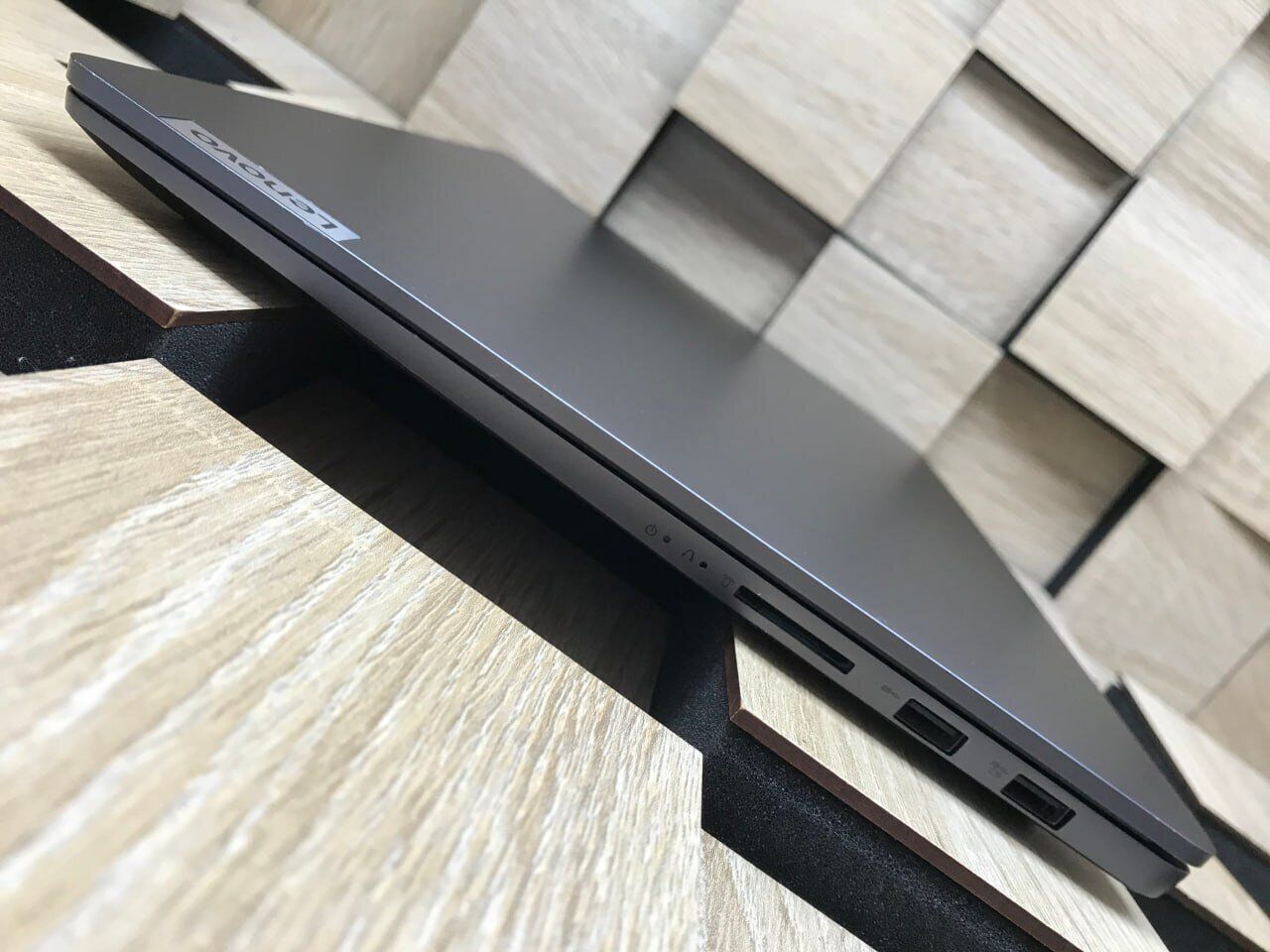 Ігровий ноутбук Б-клас Lenovo IdeaPad 5 Pro 16ARH7 / 16" (2560x1600) IPS / AMD Ryzen 7 6800HS (8 (16) ядер по 3.2 - 4.7 GHz) / 16 GB DDR5 / 256 GB SSD M.2 / nVidia GeForce RTX 3050, 4 GB GDDR6, 128-bit - Зображення 6