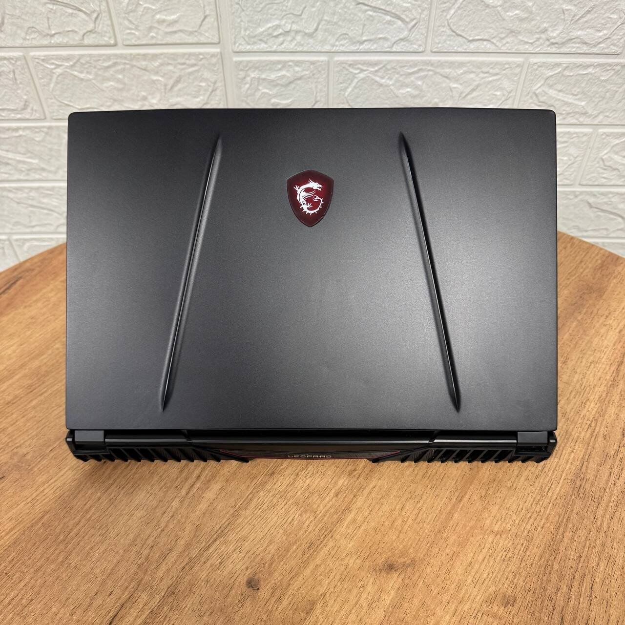Ігровий ноутбук Б-клас MSI GL65 Leopard 10SFK / 15.6" (1920x1080) IPS / Intel Core i7-10750H (6 (12) ядер по 2.6 - 5.0 GHz) / 16 GB DDR4 / 512 GB SSD / nVidia GeForce RTX 2070, 8 GB GDDR6, 256-bit / WebCam - Зображення 3