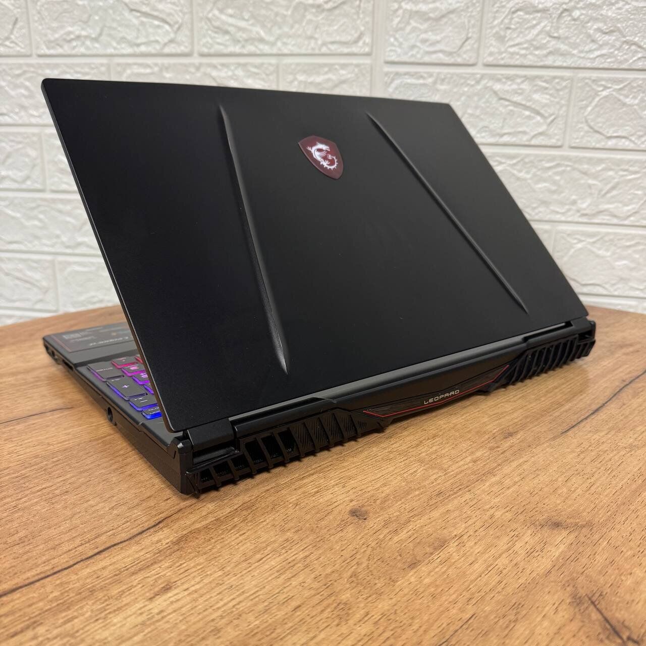 Ігровий ноутбук Б-клас MSI GL65 Leopard 10SFK / 15.6" (1920x1080) IPS / Intel Core i7-10750H (6 (12) ядер по 2.6 - 5.0 GHz) / 16 GB DDR4 / 512 GB SSD / nVidia GeForce RTX 2070, 8 GB GDDR6, 256-bit / WebCam - Зображення 6