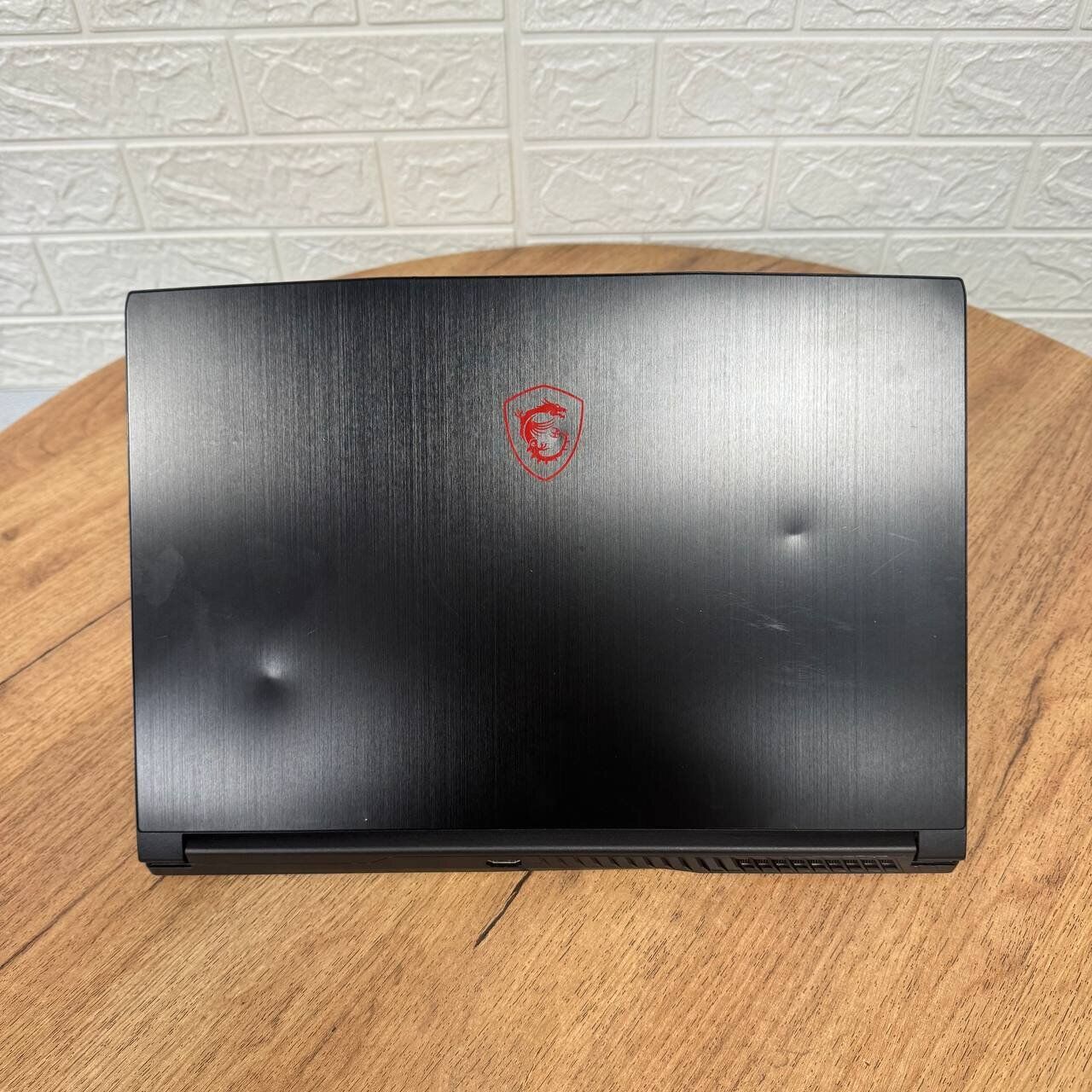 Ігровий ноутбук Б-клас MSI GV15 Thin 11SCV / 15.6" (1920x1080) IPS / Intel Core i5-11400H (6 (12) ядер по 2.7 - 4.5 GHz) / 8 GB DDR4 / 256 GB SSD / nVidia GeForce GTX 1650 Max-Q, 4 GB GDDR6, 128-bit / WebCam - Зображення 3