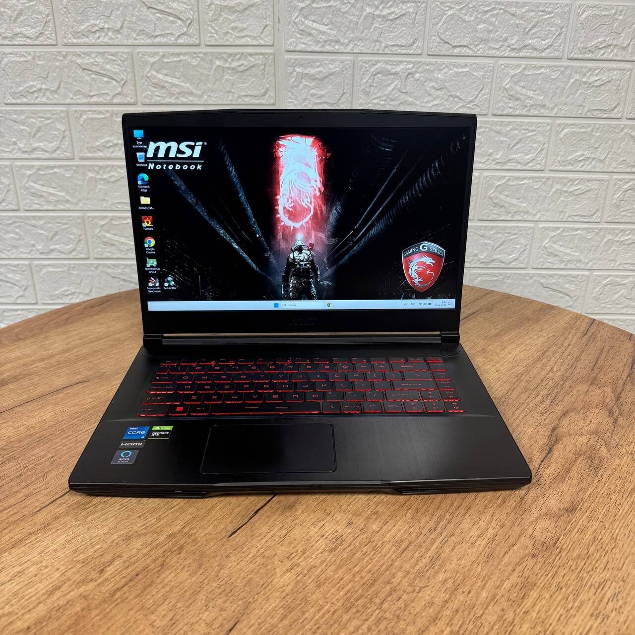 Ігровий ноутбук Б-клас MSI GV15 Thin 11SCV / 15.6" (1920x1080) IPS / Intel Core i5-11400H (6 (12) ядер по 2.7 - 4.5 GHz) / 8 GB DDR4 / 256 GB SSD / nVidia GeForce GTX 1650 Max-Q, 4 GB GDDR6, 128-bit / WebCam - Зображення 2