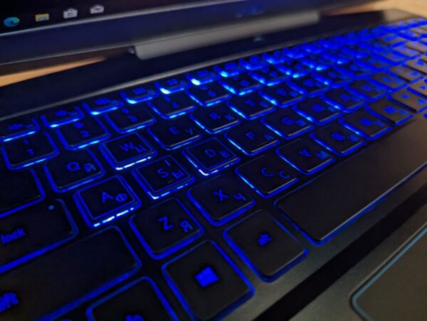 Ігровий ноутбук Dell G3 3590 / 15.6" (1920x1080) IPS / Intel Core i5-9300H (4 (8) ядра по 2.4 - 4.1 GHz) / 16 GB DDR4 / 512 GB SSD / nVidia GeForce GTX 1660 Ti, 6 GB GDDR6, 192-bit / WebCam / Windows 10 - Зображення 6