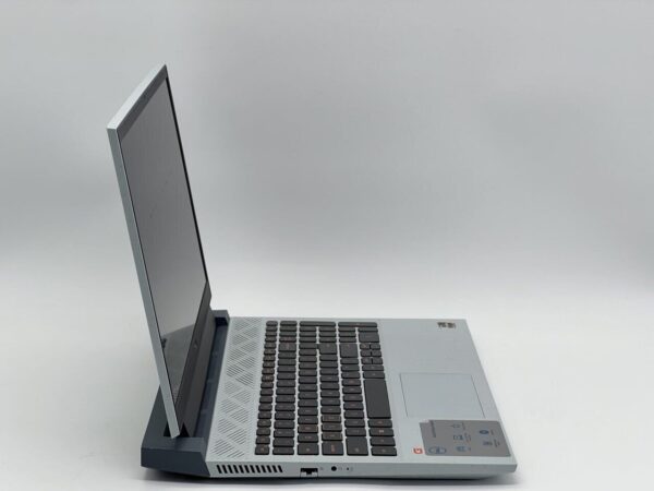 Ігровий ноутбук Dell Inspiron G15 5515 / 15.6" (1920x1080) IPS / AMD Ryzen 5 5600H (6 (12) ядер по 3.3 - 4.2 GHz) / 16 GB DDR4 / 480 GB SSD / nVidia GeForce RTX 3050, 4 GB GDDR6, 128-bit / WebCam - Зображення 3