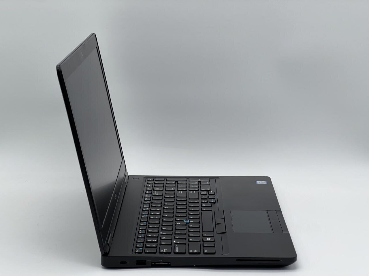 Ігровий ноутбук Б-клас Dell Latitude 5591 / 15.6" (1920x1080) IPS / Intel Core i5-8400H (4 (8) ядра по 2.5 - 4.2 GHz) / 16 GB DDR4 / 240 GB SSD / nVidia GeForce MX130, 2 GB GDDR5, 64-bit / WebCam - Зображення 4