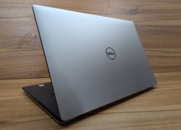 Ігровий ноутбук Dell XPS 15 7590 / 15.6" (1920x1080) IPS / Intel Core i7-9750H (6 (12) ядер по 2.6 - 4.5 GHz) / 16 GB DDR4 / 512 GB SSD / nVidia GeForce GTX 1650, 4 GB GDDR6, 128-bit / WebCam / Windows 10 - Зображення 7