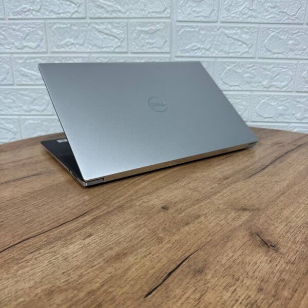 Ігровий ноутбук Dell XPS 15 9500 / 15.6" (3840x2400) IPS Touch / Intel Core i7-10875H (8 (16) ядра по 2.3 - 5.1 GHz) / 16 GB DDR4 / 512 GB SSD / nVidia GeForce GTX 1650 Ti, 4 GB GDDR6, 128-bit / WebCam - Зображення 6