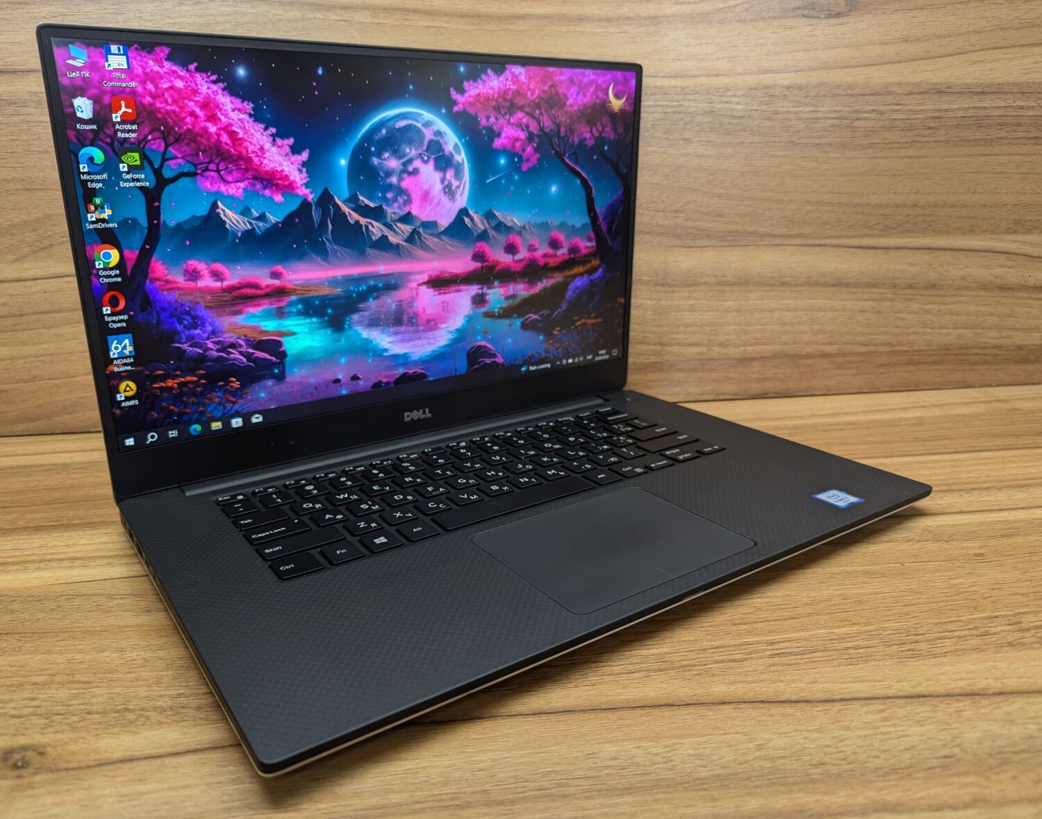 Ігровий ноутбук Dell XPS 15 9550 / 15.6" (1920x1080) IPS / Intel Core i7-6700HQ (4 (8) ядра по 2.6 - 3.5 GHz) / 16 GB DDR4 / 480 GB SSD / nVidia GeForce GTX 960M, 2 GB GDDR5, 128-bit / USB Type-C / Windows 10 - Зображення 4