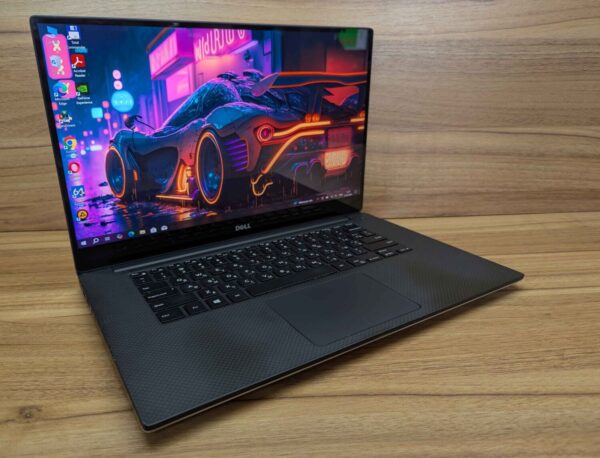 Ігровий ноутбук Dell XPS 15 9550 / 15.6" (3840x2160) IPS Touch / Intel Core i5-6300HQ (4 ядра по 2.3 - 3.2 GHz) / 16 GB DDR4 / 500 GB SSD / nVidia GeForce GTX 960M, 2 GB GDDR5, 128-bit / HDMI / Windows 10 - Зображення 4