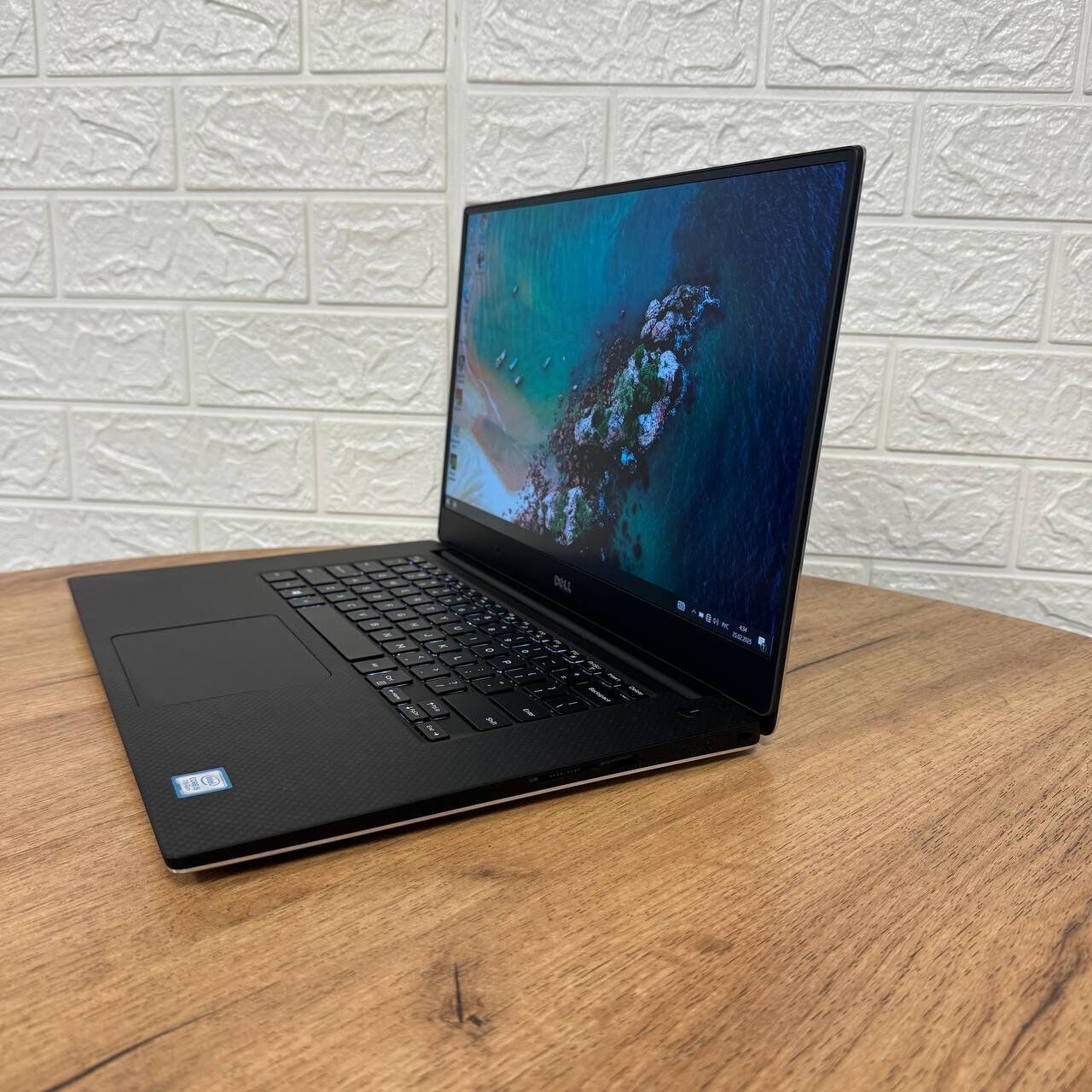 Ігровий ноутбук Dell XPS 15 9560 / 15.6" (1920x1080) IPS / Intel Core i5-7300HQ (4 ядра по 2.5 - 3.5 GHz) / 16 GB DDR4 / 256 GB SSD / nVidia GeForce GTX 1050, 4 GB GDDR5, 128-bit / WebCam - Зображення 5