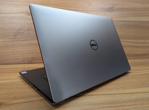 Ігровий ноутбук Dell XPS 15 9560 / 15.6" (3840x2160) IPS Touch / Intel Core i7-7700HQ (4 (8) ядра по 2.8 - 3.8 GHz) / 16 GB DDR4 / 480 GB SSD / nVidia Geforce GTX 1050, 4 GB GDDR5, 128-bit / HDMI / Windows 10 - Зображення 7