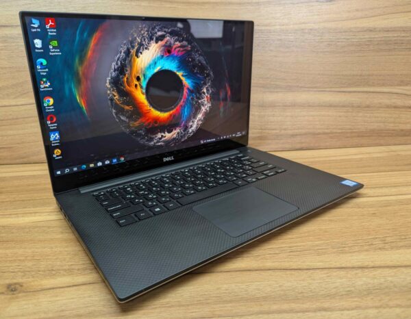 Ігровий ноутбук Dell XPS 15 9560 / 15.6" (3840x2160) IPS Touch / Intel Core i7-7700HQ (4 (8) ядра по 2.8 - 3.8 GHz) / 16 GB DDR4 / 480 GB SSD / nVidia Geforce GTX 1050, 4 GB GDDR5, 128-bit / HDMI / Windows 10 - Зображення 4