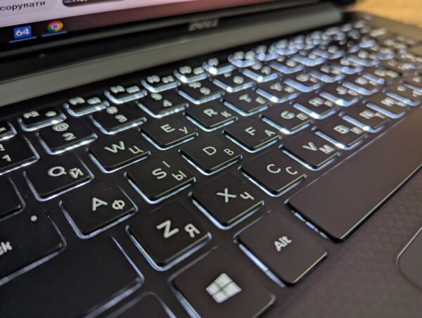 Ігровий ноутбук Dell XPS 15 9560 / 15.6" (3840x2160) IPS Touch / Intel Core i7-7700HQ (4 (8) ядра по 2.8 - 3.8 GHz) / 16 GB DDR4 / 480 GB SSD / nVidia Geforce GTX 1050, 4 GB GDDR5, 128-bit / HDMI / Windows 10 - Зображення 6
