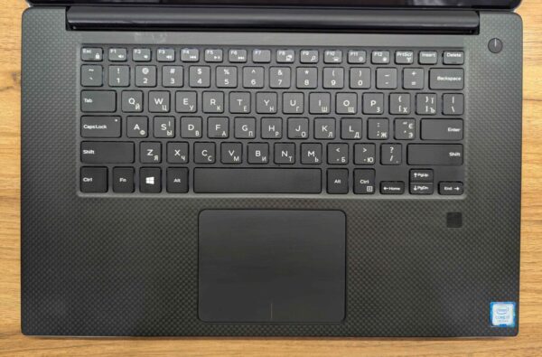 Ігровий ноутбук Dell XPS 15 9560 / 15.6" (3840x2160) IPS Touch / Intel Core i7-7700HQ (4 (8) ядра по 2.8 - 3.8 GHz) / 16 GB DDR4 / 480 GB SSD / nVidia Geforce GTX 1050, 4 GB GDDR5, 128-bit / HDMI / Windows 10 - Зображення 5