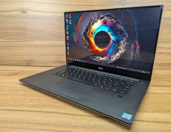Ігровий ноутбук Dell XPS 15 9560 / 15.6" (3840x2160) IPS Touch / Intel Core i7-7700HQ (4 (8) ядра по 2.8 - 3.8 GHz) / 16 GB DDR4 / 480 GB SSD / nVidia Geforce GTX 1050, 4 GB GDDR5, 128-bit / HDMI / Windows 10 - Зображення 3