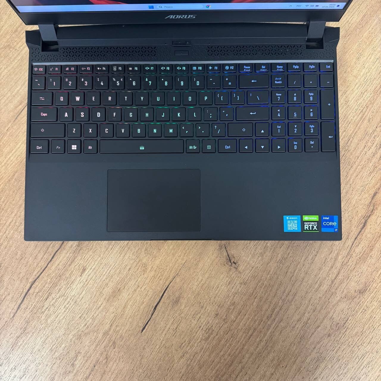 Ігровий ноутбук Gigabyte Aorus 5 SE4 / 15.6" (1920x1080) IPS / Intel Core i7-12700H (14 (20) ядер по 3.5 - 4.7 GHz) / 16 GB DDR4 / 512 GB SSD / nVidia GeForce RTX 3070, 8 GB GDDR6, 256-bit / WebCam - Зображення 7