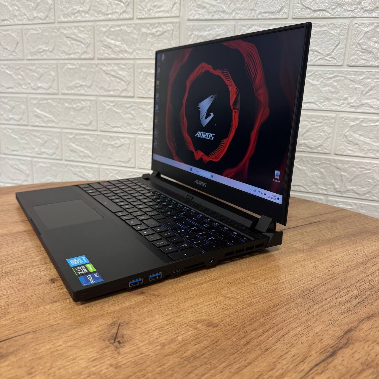 Ігровий ноутбук Gigabyte Aorus 5 SE4 / 15.6" (1920x1080) IPS / Intel Core i7-12700H (14 (20) ядер по 3.5 - 4.7 GHz) / 16 GB DDR4 / 512 GB SSD / nVidia GeForce RTX 3070, 8 GB GDDR6, 256-bit / WebCam - Зображення 5