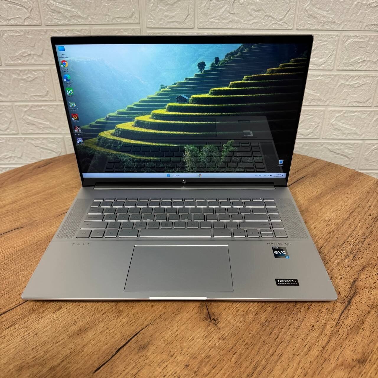 Ігровий ноутбук HP Envy 16t-h000 / 16" (2560x1600) IPS / Intel Core i5-12500H (12 (16) ядер по 3.3 - 4.5 GHz) / 16 GB DDR5 / 512 GB SSD / Intel Arc A370M, 4 GB GDDR6, 64-bit / WebCam - Зображення 2