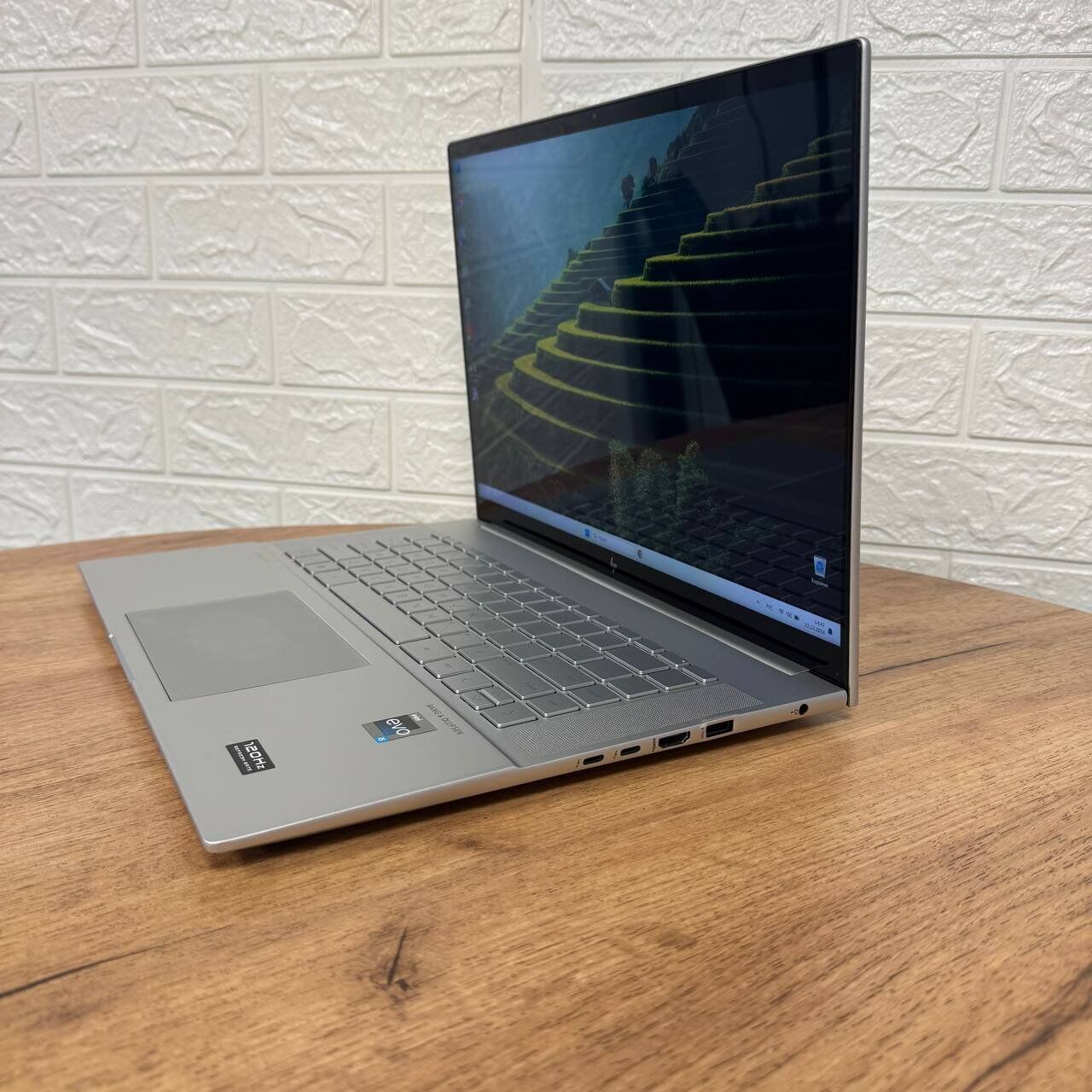 Ігровий ноутбук HP Envy 16t-h000 / 16" (2560x1600) IPS / Intel Core i5-12500H (12 (16) ядер по 3.3 - 4.5 GHz) / 16 GB DDR5 / 512 GB SSD / Intel Arc A370M, 4 GB GDDR6, 64-bit / WebCam - Зображення 5