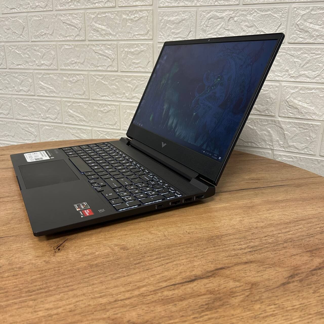 Ігровий ноутбук HP Victus 15-fb0015nr / 15.6" (1920x1080) IPS / AMD Ryzen 5 5600H (6 (12) ядер по 3.3 - 4.2 GHz) / 8 GB DDR4 / 512 GB SSD / AMD Radeon RX 6500M, 4 GB GDDR6, 64-bit / WebCam - Зображення 5