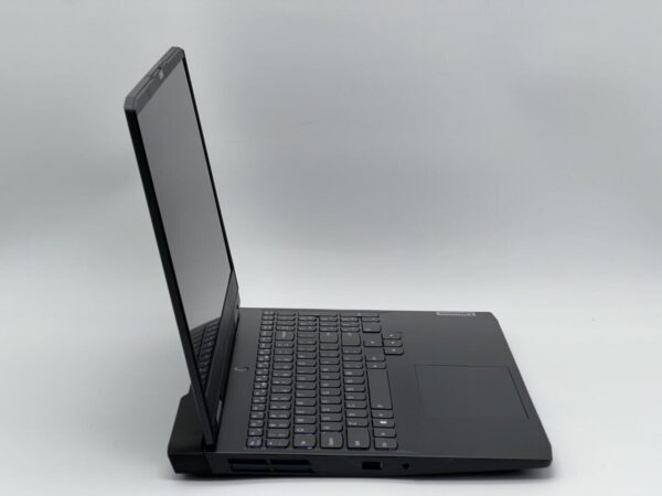 Ігровий ноутбук Lenovo IdeaPad Gaming 3 15IAH7 / 15.6" (1920x1080) IPS / Intel Core i5-12450H (8 (12) ядер по 1.5 - 4.4 GHz) / 16 GB DDR4 / 480 GB SSD / nVidia GeForce RTX 3050, 4 GB GDDR6, 128-bit / WebCam - Зображення 3