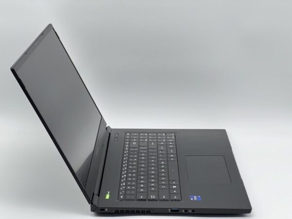Ігровий ноутбук Maingear Vector Pro 2 17 / 17.3" (2560x1440) IPS / Intel Core i9-12900H (14 (20) ядер по 3.8 - 5.0 GHz) / 16 GB DDR5 / 960 GB SSD / nVidia GeForce RTX 3080 Ti, 16 GB GDDR6, 256-bit / WebCam - Зображення 3