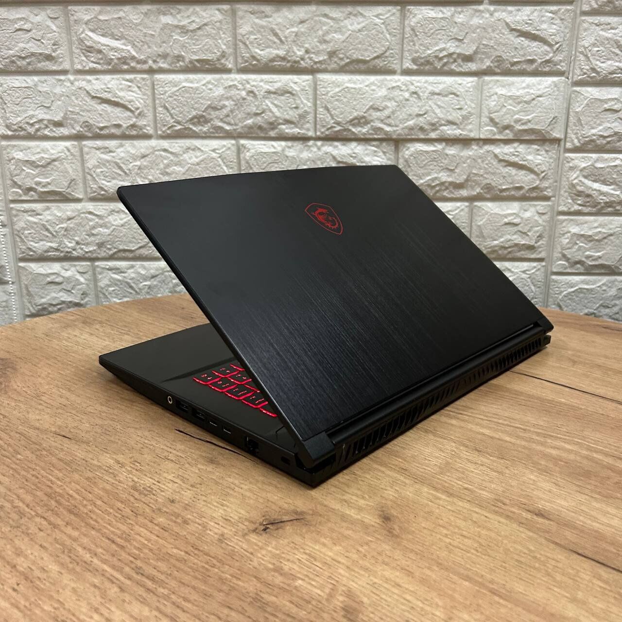 Ігровий ноутбук MSI GF65 Thin 10UE / 15.6" (1920x1080) IPS / Intel Core i5-10500H (6 (12) ядер по 2.5 - 4.5 GHz) / 16 GB DDR4 / 512 GB SSD / nVidia GeForce RTX 3060, 6 GB GDDR6, 192-bit / WebCam - Зображення 6