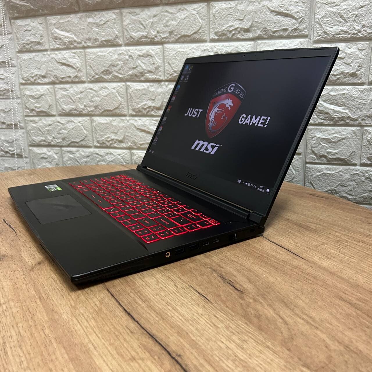 Ігровий ноутбук MSI GF65 Thin 10UE / 15.6" (1920x1080) IPS / Intel Core i5-10500H (6 (12) ядер по 2.5 - 4.5 GHz) / 16 GB DDR4 / 512 GB SSD / nVidia GeForce RTX 3060, 6 GB GDDR6, 192-bit / WebCam - Зображення 5