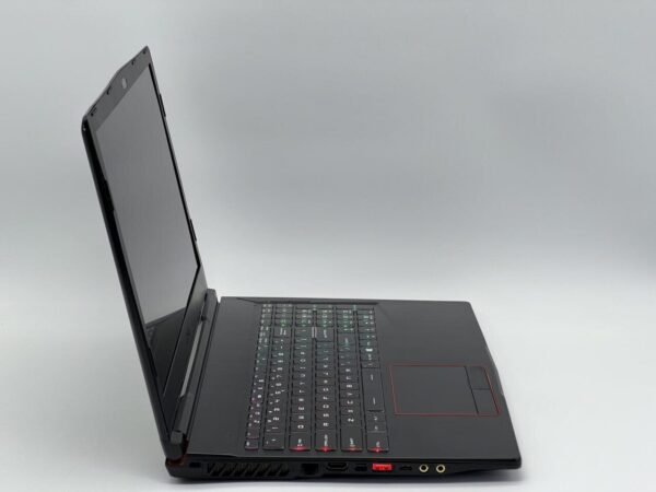 Ігровий ноутбук MSI Raider GE63 / 15.6" (1920x1080) TN / Intel Core i7-8750H (6 (12) ядер по 2.2 - 4.1 GHz) / 16 GB DDR4 / 240 GB SSD + 1000 GB HDD / nVidia GeForce GTX 1070, 8 GB GDDR5, 256-bit / WebCam - Зображення 3