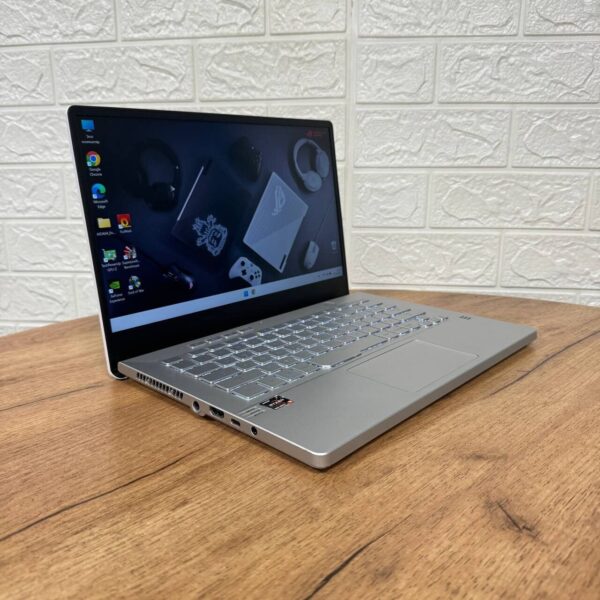 Ігровий ультрабук Asus ROG Zephyrus G14 GA401QM White / 14" (1920x1080) IPS / AMD Ryzen 9 5900HS (8 (16) ядер по 3.0 - 4.6 GHz) / 16 GB DDR4 / 1000 GB SSD / nVidia GeForce RTX 3060, 6 GB GDDR6, 192-bit - Зображення 4
