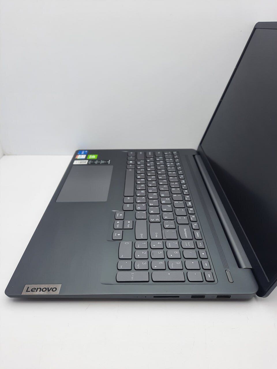 Ігровий ультрабук Lenovo IdeaPad 5 / 16" (2560x1600) IPS / Intel Core i5-11300H (4 (8) ядра по 2.6 - 4.4 GHz) / 8 GB DDR4 / 512 GB SSD / nVidia GeForce MX450, 2 GB GDDR6, 64-bit / WebCam - Зображення 4