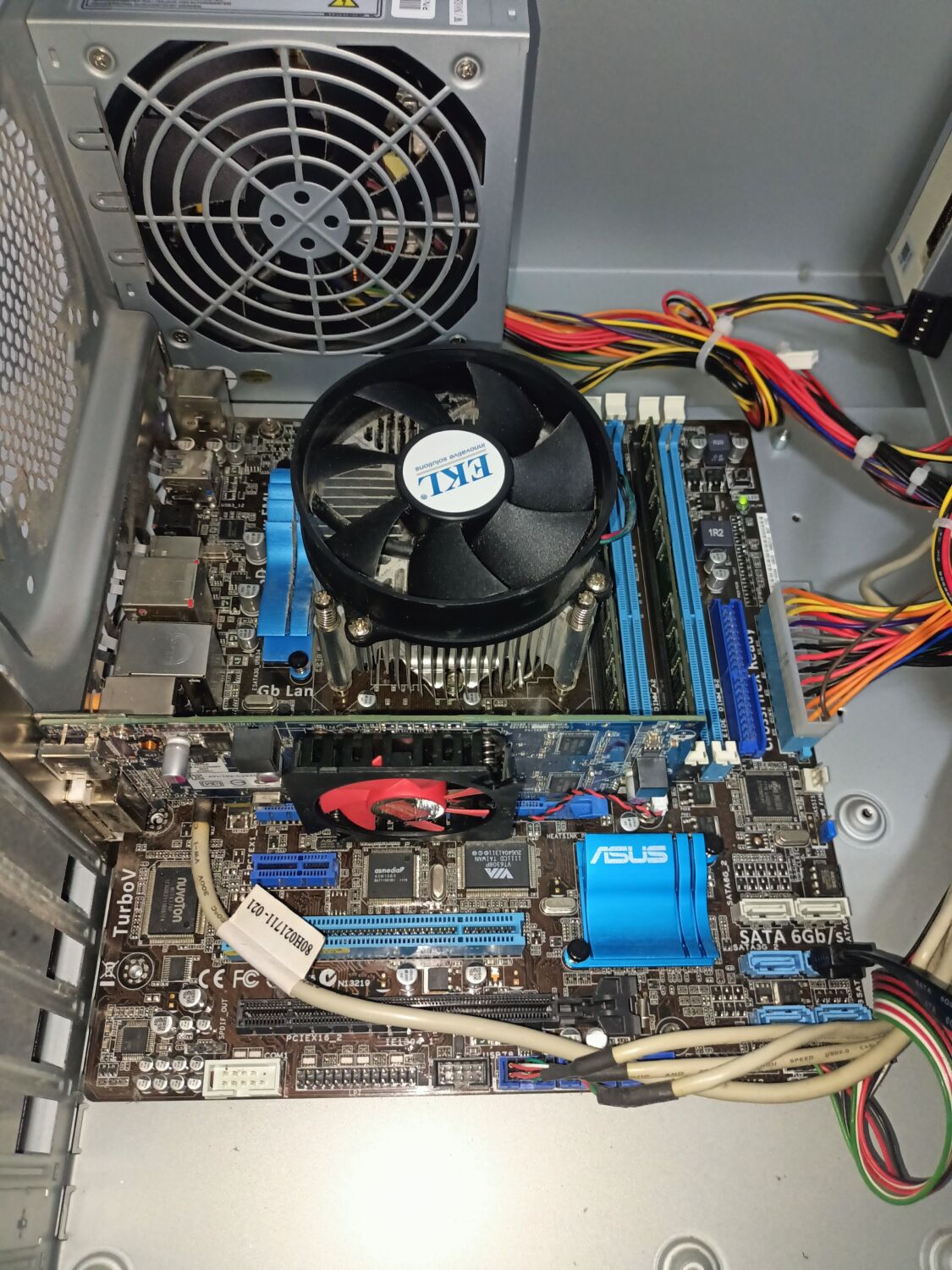 Комп'ютер Б-клас Tarox Tower / Intel Core i7-2600K (4 (8) ядра по 3.4 - 3.8 GHz) / 8 GB DDR3 / 500 GB HDD / AMD Radeon HD 7470, 1 GB GDDR3, 64-bit / DVD-ROM / 350W - Зображення 6