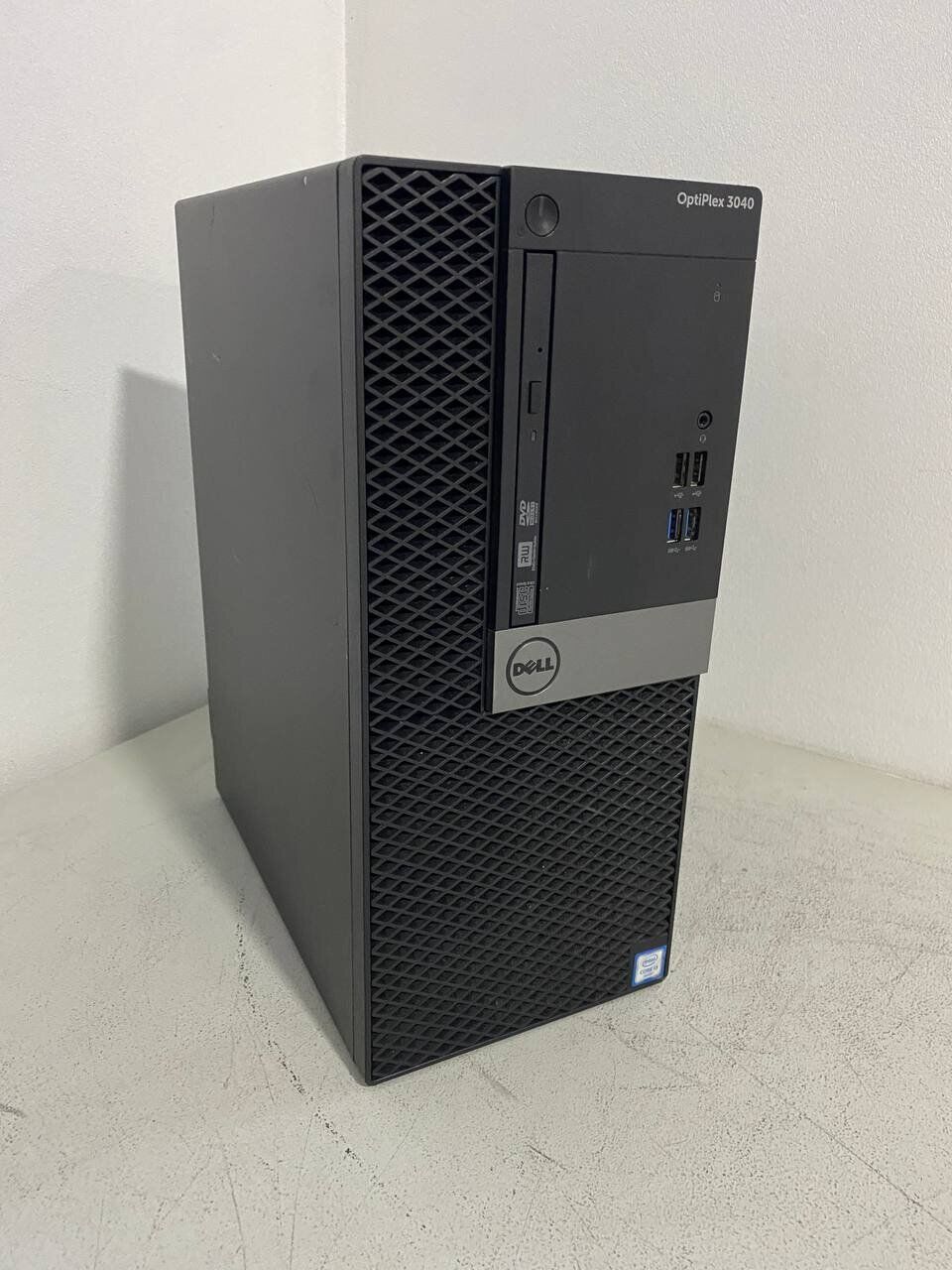 Комп'ютер Dell OptiPlex 3040 Tower / Intel Core i3-6100 (2 (4) ядра по 3.7 GHz) / 8 GB DDR3 / 240 GB SSD / Intel HD Graphics 530 / DVD-ROM - Зображення 2