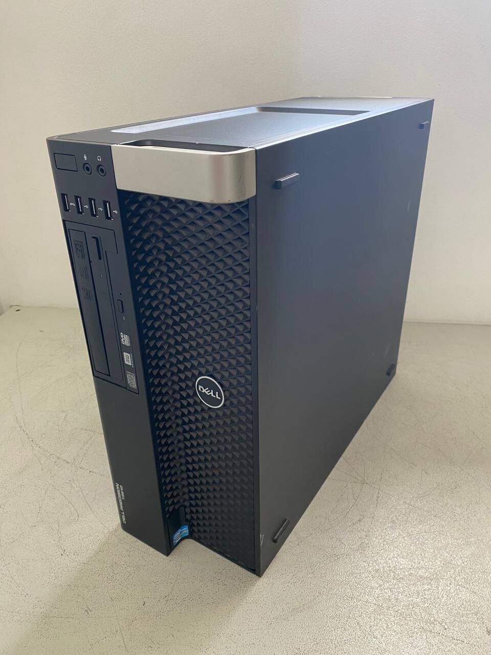 Робоча станція Б-клас Dell Precision T3610 Tower / Intel Xeon E5-2658 v2 (10 (20) ядер по 2.4 - 3.0 GHz) / 64 GB DDR3 / 240 GB SSD + 500 GB HDD / AMD Radeon R9 270X, 2 GB GDDR5, 256-bit / DVD-ROM - Зображення 2